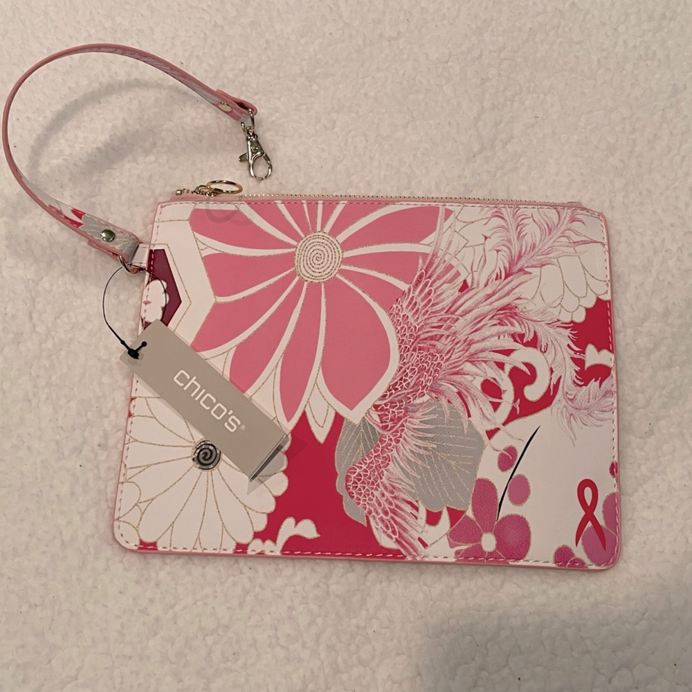 ***BRAND NEW, W/Tags!!*** Chico’s small wristlet bag with handle!